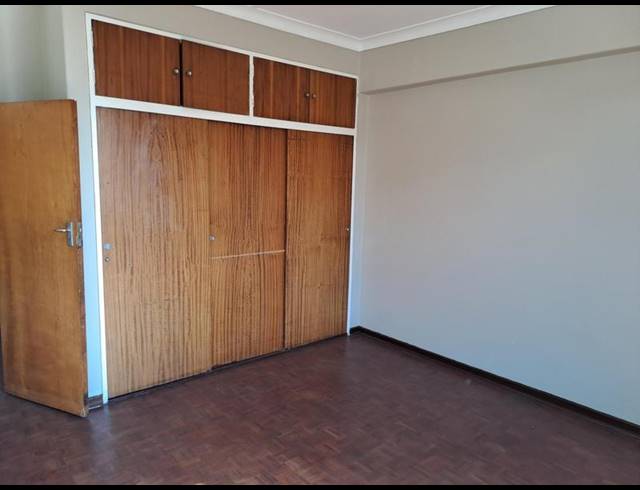 1 BEDROOM PROPERTY TO RENT IN FLORIDA LAKE